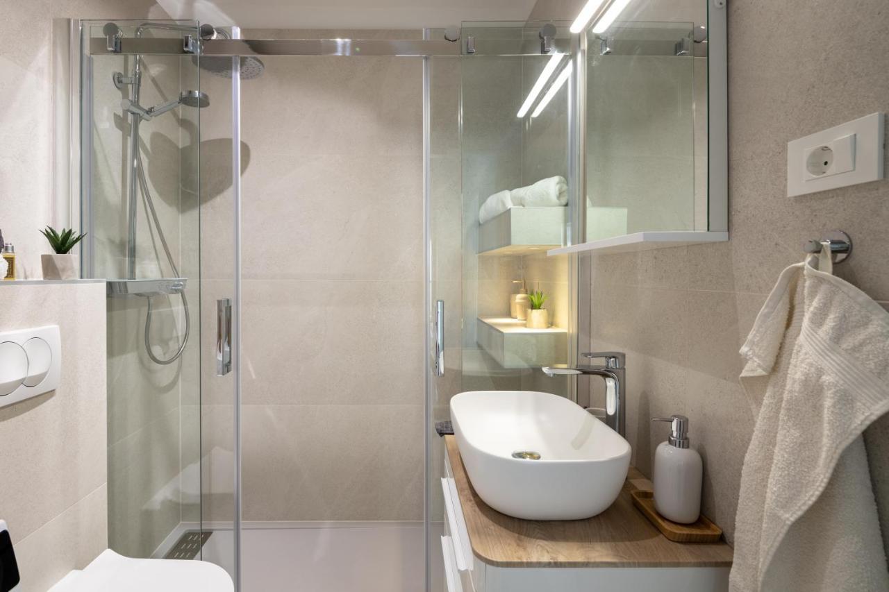 Apartment Nova 4* Dugi Rat Kültér fotó